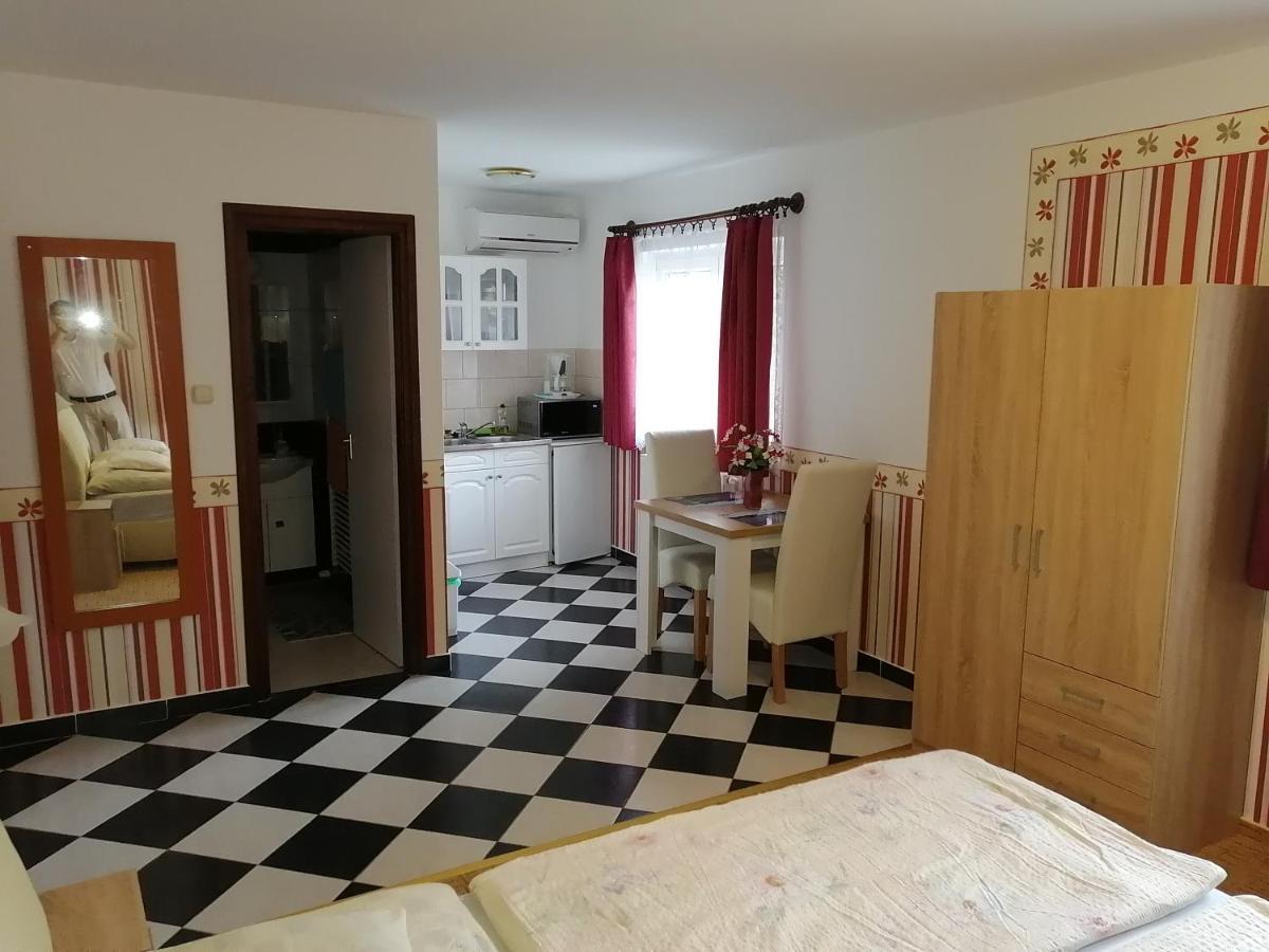 Magdalena Apartmanház Heviz Exterior foto