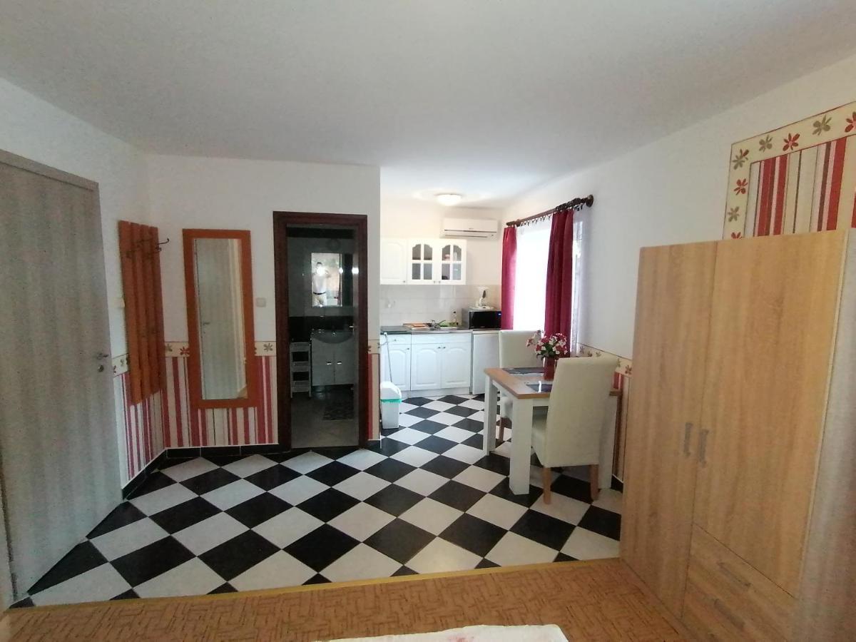 Magdalena Apartmanház Heviz Exterior foto